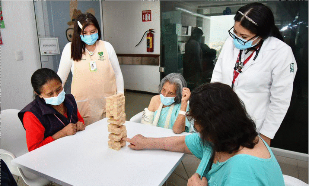 ISSSTE abre la primera ludoteca para adultos mayores en la CDMX