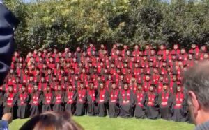 Caída de tarima en la Ibero deja cinco graduados hospitalizados en Santa Fe