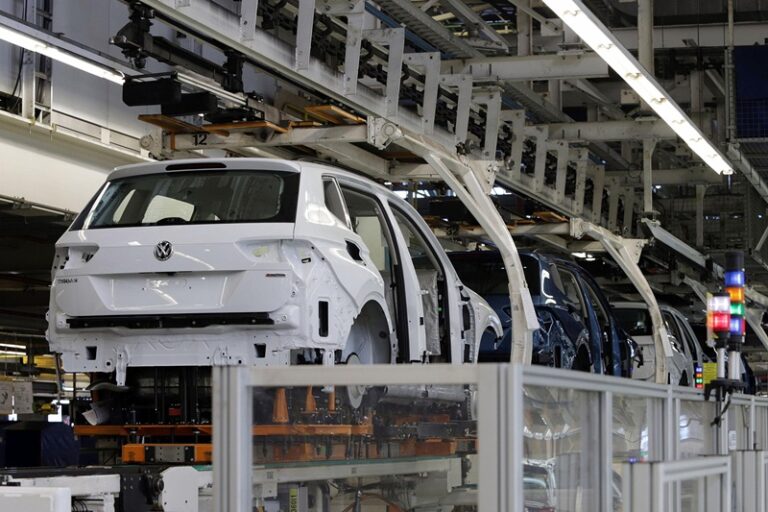 La exportación de autos de México crece un 11,43 % anual en abril